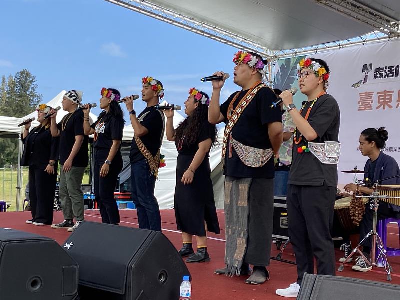 下午的表演團體，卑南族青春歌隊的演出