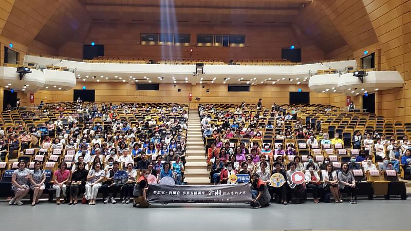 廣告教母余湘名人職場講座 鼓勵年輕人打磨現在旅程成就未來自己