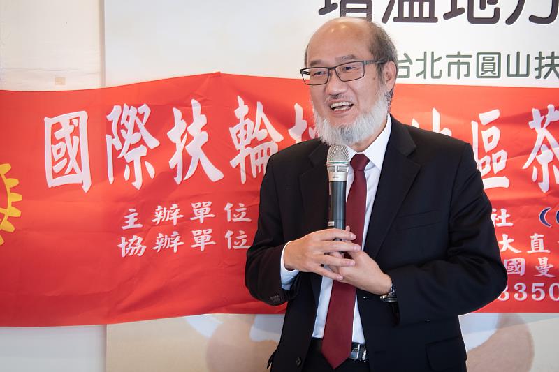 華梵大學林從一校長允諾透過「增溫茶」推動地方茶產業發展。