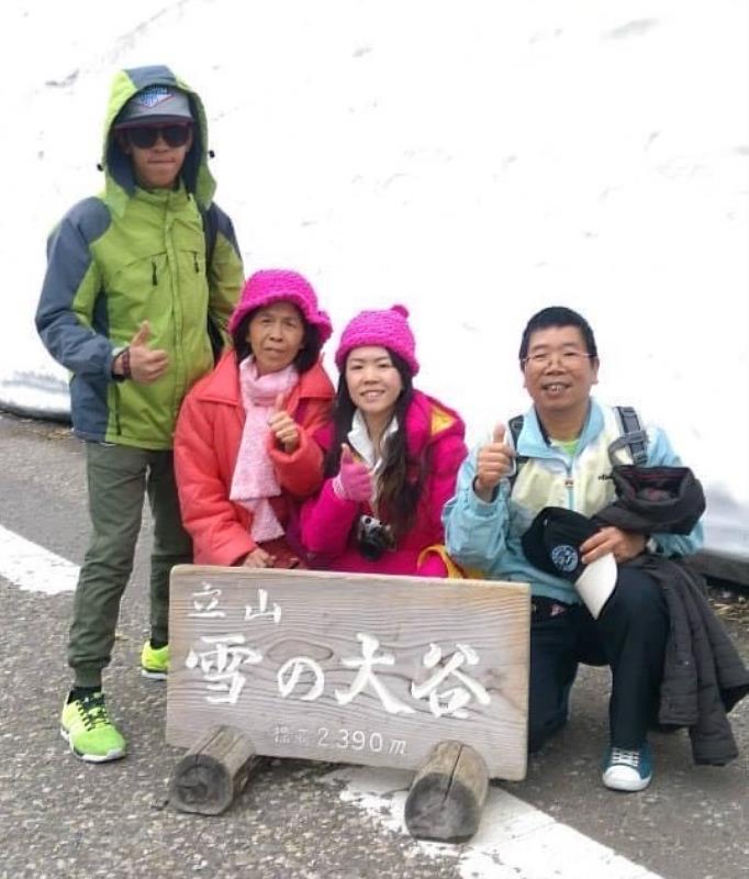 吳宗翰(圖左)在永慶找到未來職涯目標，鼓勵轉職者打開心胸成就自我。圖/永慶房屋提供(疫情前拍攝)