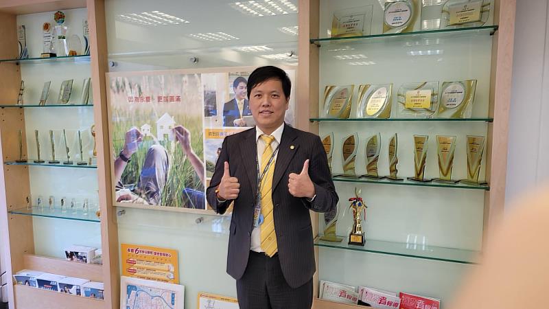 張祐碩經紀人表示，永慶提供的成交數據，就連銀行也都認可！也提醒民眾，若被查獲以「AB約」購買房屋，可能已觸犯刑法，民眾切勿貪圖一時之利，與不肖業者合作，因小失大。