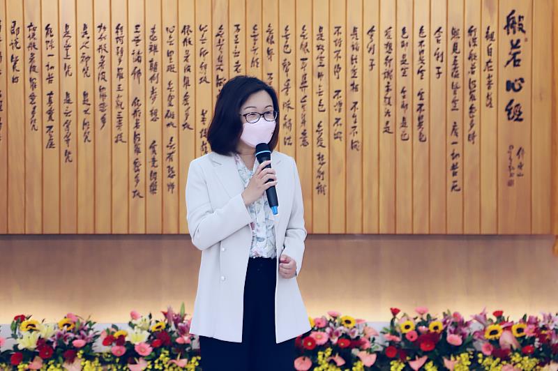 南華大學「臺灣生命教育意象館」揭牌啟用，教育部學生事務及特殊教育司黃蘭琇副司長致詞。