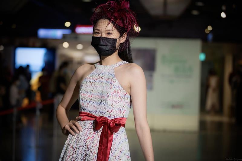 KSU Model為品牌「明林蕾絲」產品走秀