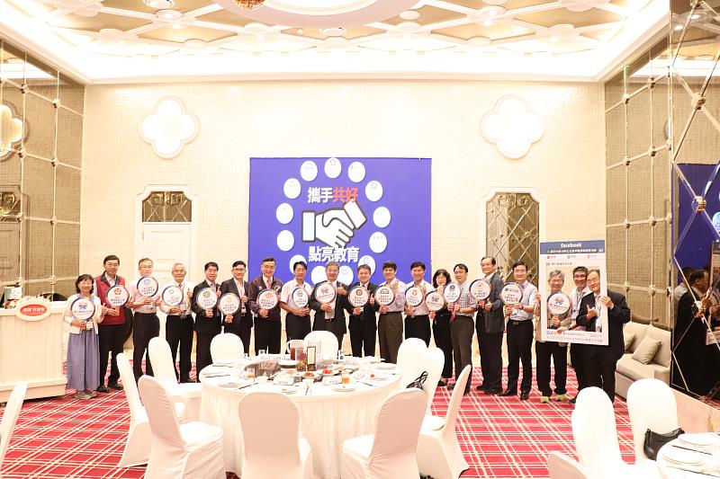 此次交流一共邀請到14所技高校長參與，最遠自台北的大安高工校長楊益强也親自出席。除了學生如何經由大學教育獲得更佳的求職條件是高中學生及家長非常重視的議題之外，技高端的教師需求，也是科技大學培養教師人才的重要任務，特別是高科大自110學年起獲准開設師資培育中心，未來將成為技術型高中專業教師的重要來源之一。