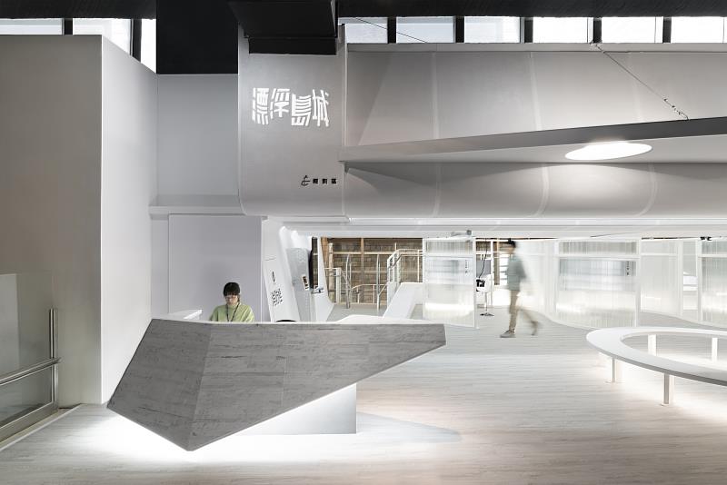 國美館_漂浮島城報到櫃台