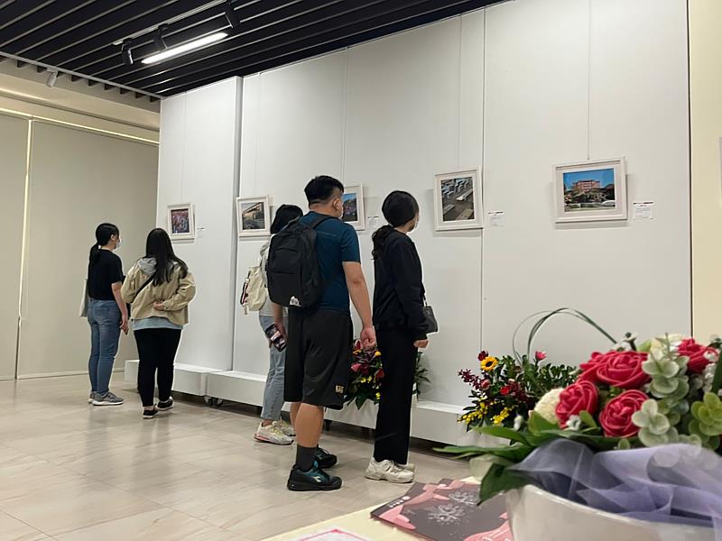 「看見南華之美」攝影展精彩登場，展現校園景緻、人文之美及生命力。