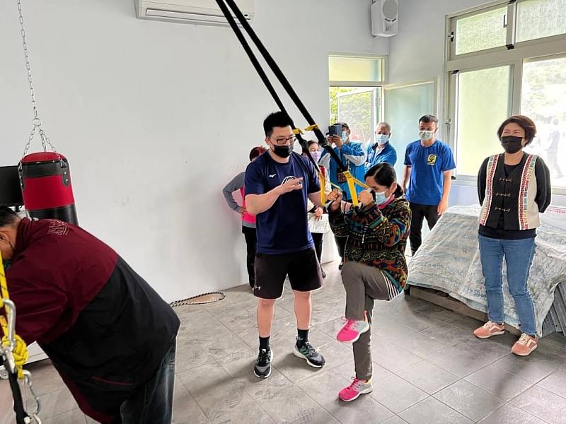 縣府導入體適能團隊進入最高海拔利稻文健站 饒慶鈴：促進長者動能 打造健康部落
