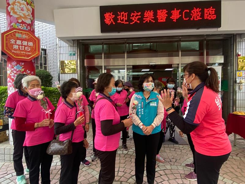 嘉義縣醫事C長者 懷舊手路菜衛生局送愛