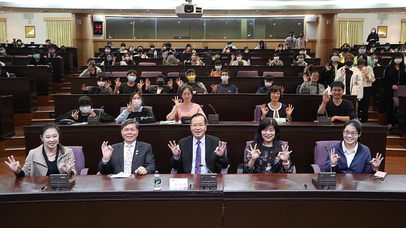 南華大學創業主題班，邀請賴明道董事長談無人商店的創新創業，會場大合照。