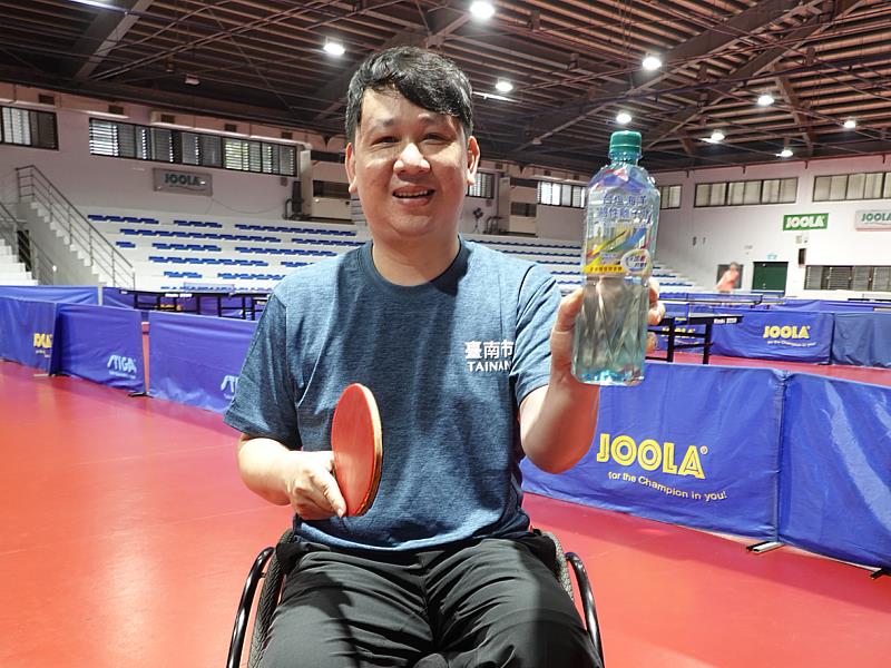 臺鹽公司長年支持帕拉桌球世界第一的程銘志克服障礙，在國內外賽事屢獲佳績。