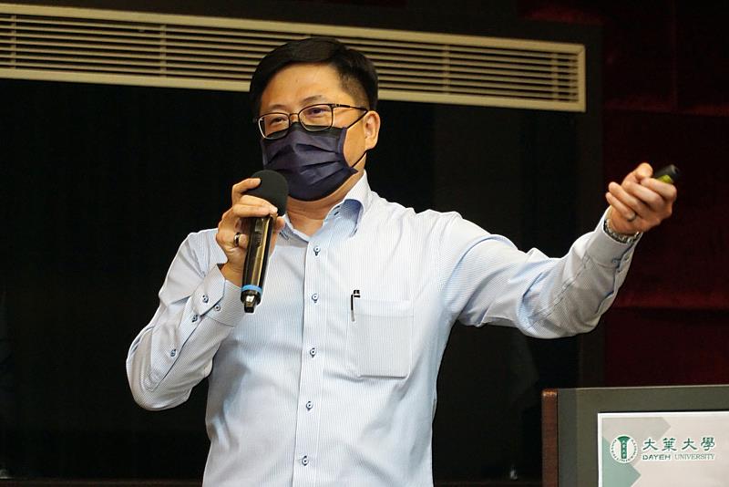 香港靖洋集團控股有限公司董事會主席楊名翔鼓勵大葉大學學弟妹培養軟實力