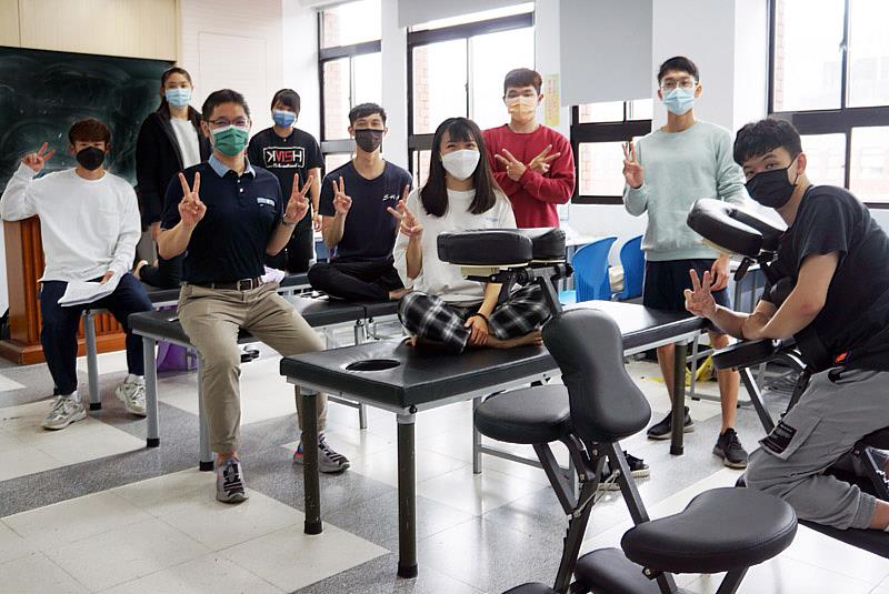 大葉大學運健系整復推拿系列課程培養學生實作能力