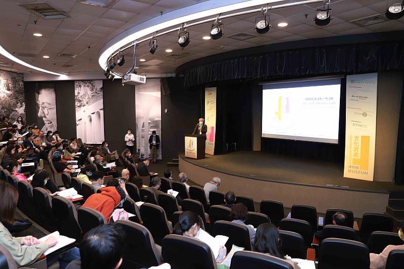 文資局長陳濟民主持論壇第一場次座談