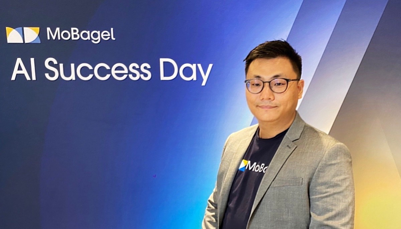行動貝果共同創辦人暨執行長鍾哲民於AI Success Day座談會，分享AI 導入經驗交流。