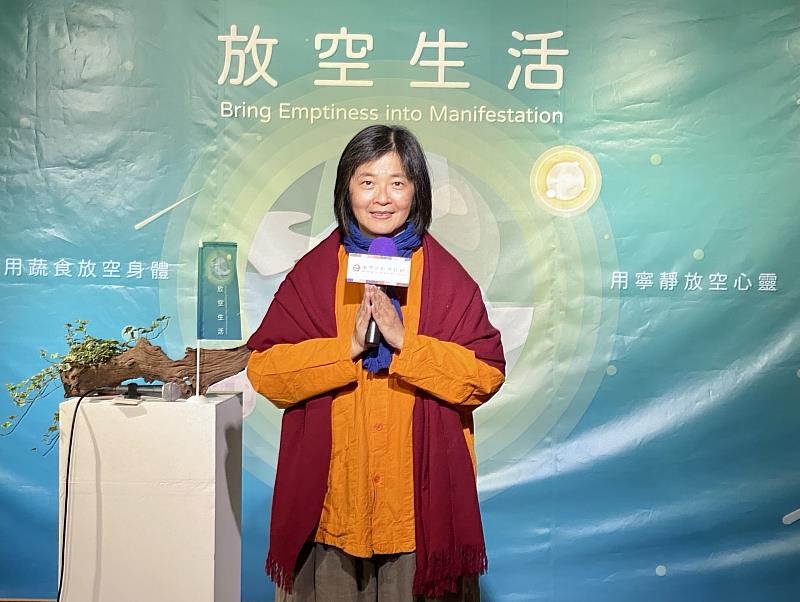 IBC國際佛教聯邦共同主席張玉玲演唱佛曲。（圖由世界宗教博物館提供）