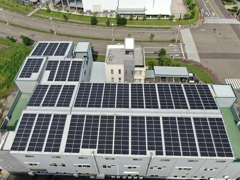1.2022 Taipei AMPA參展商-奇異科技積極建置綠色能源系統，目前太陽能用電比例已超過公司用電的20%，並將在新廠房建置完成後持續提升比例。