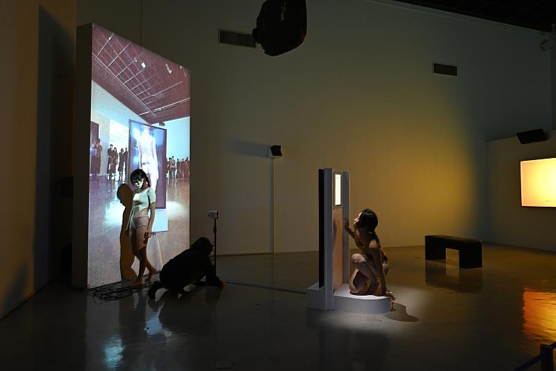 安娜琪舞蹈劇場與當若科技藝術開幕式聯合舞蹈展演