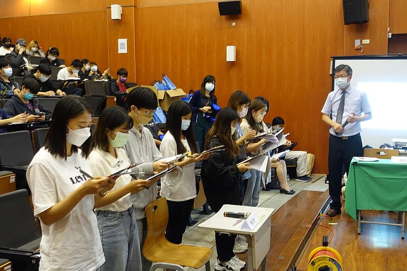 圖說二：國民法官模擬法庭宣誓