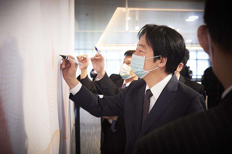 副總統賴清德蒞臨「2022台灣社會價值研討會」致詞嘉勉，以具體行動表示支持。