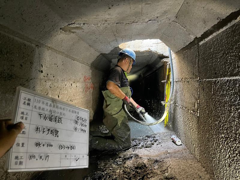 嘉義縣政府防汛整備就位 積極強化排水清淤-市區下水道清淤