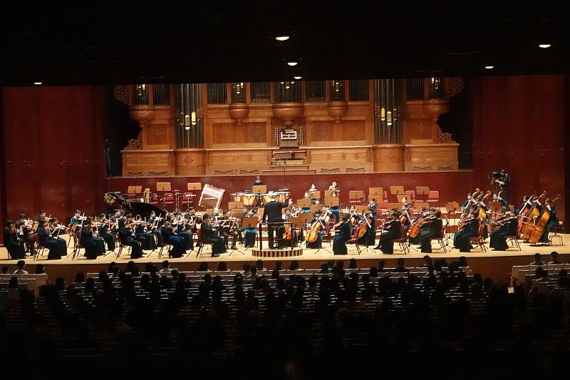 長榮交響樂團於國家音樂廳演出《燦爛火鳥》音樂會。