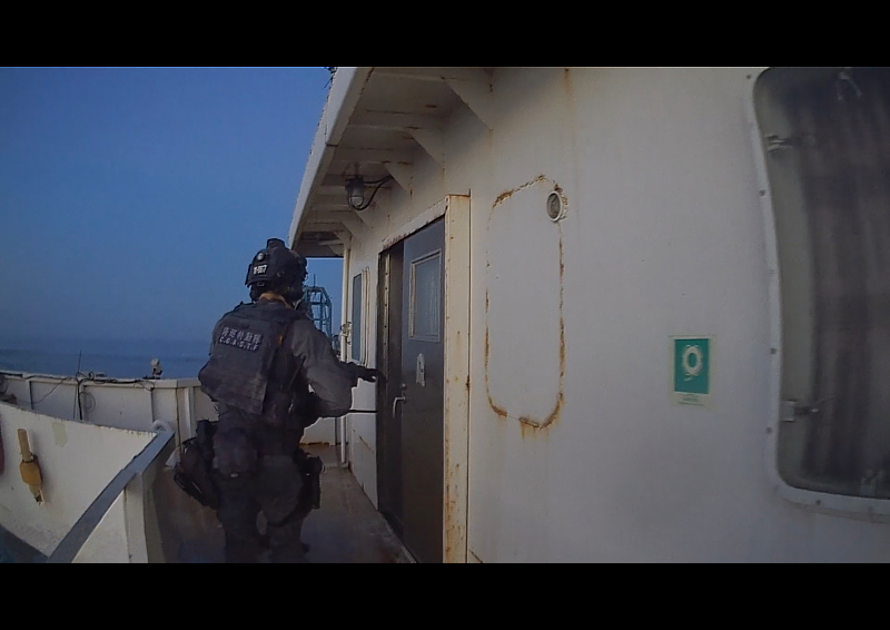 特勤人員強力攻堅