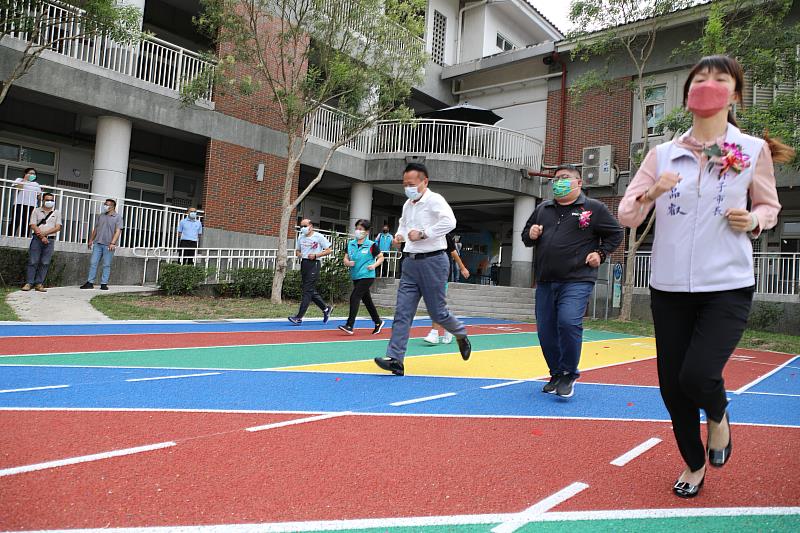 大鄉國小校慶、跑道啟用暨校友會揭牌
