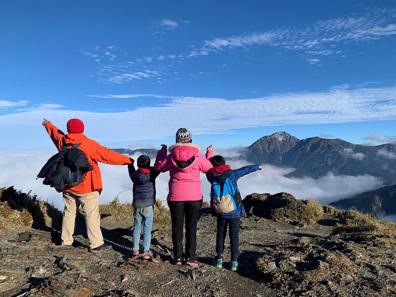 沈澱心靈、靜心防疫，疫情過後，讓我們一起去爬山!  ~武陵福壽山合歡群峰百岳輕裝隊~