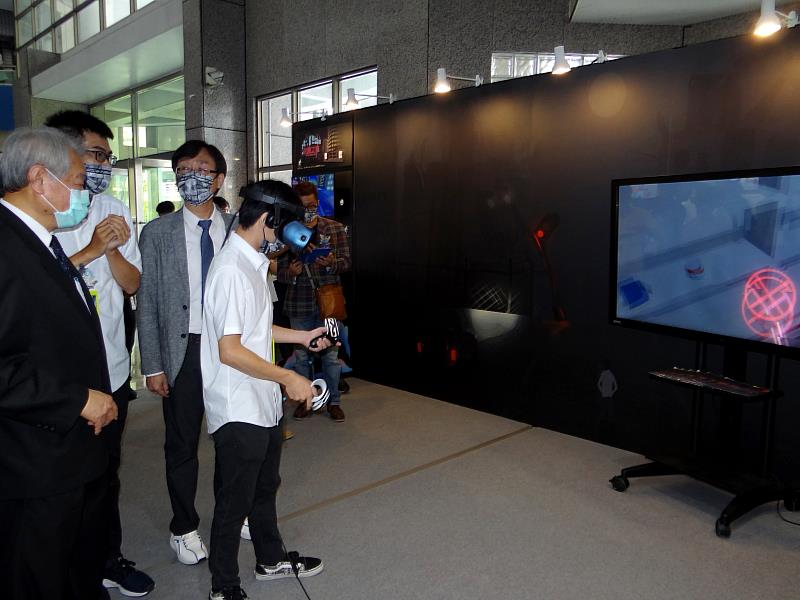 VR冒險遊戲「絕境生存」由玩家扮演遊戲中的主角，身歷其境。