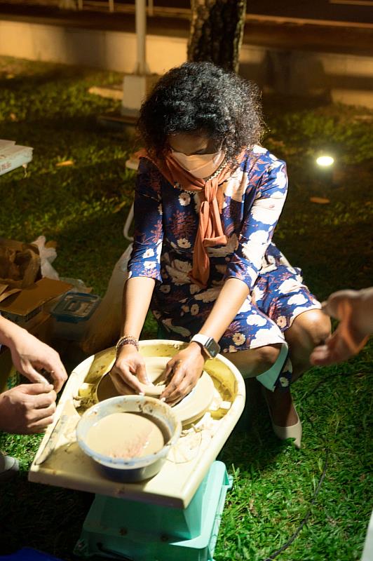 貝里斯駐華大使館碧坎蒂大使體驗陶藝活動