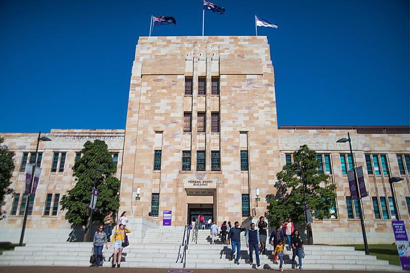 昆士蘭大學商學院是澳洲第一所同時獲得EQUIS和AACSB兩大國際權威認證的商學院。