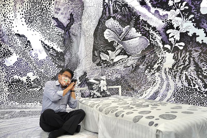 國際藝術家大岩奧斯卡在屏東《眠夢》 車城海口港與你魔幻一夏