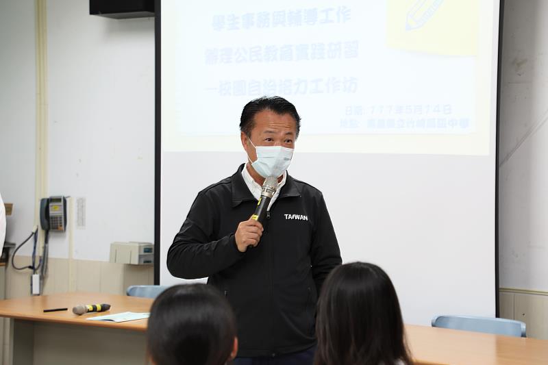 嘉義縣首場校園自治培力工作坊！高中生積極發問翁縣長參與學運經驗