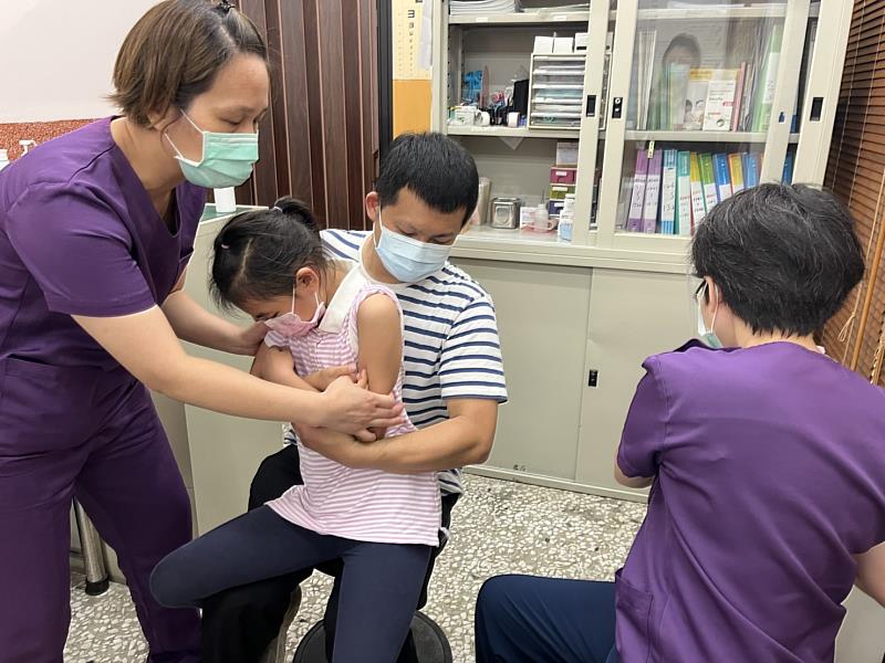 屏縣新增2933例 BNT兒童疫苗首日上午施打114人