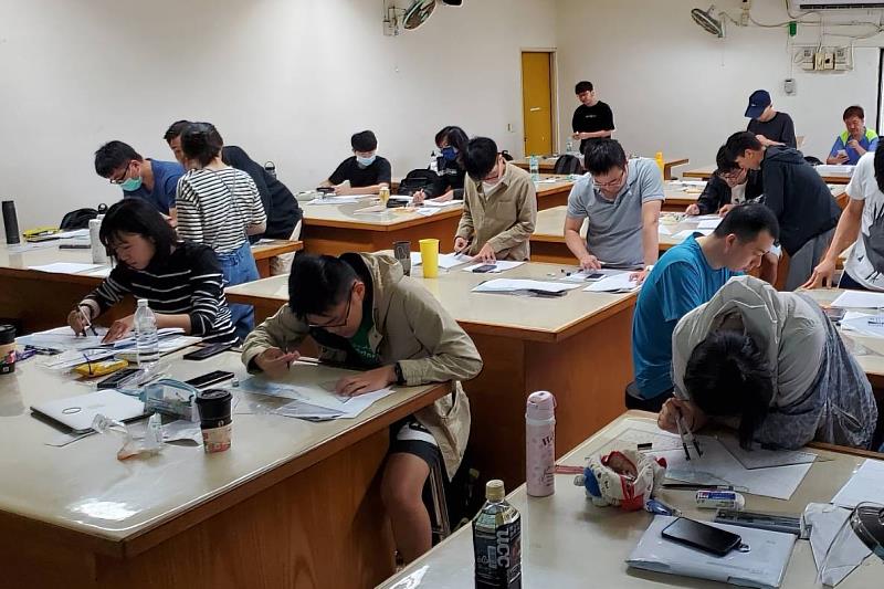 商船系學士後多元專長培力課程-海圖定位