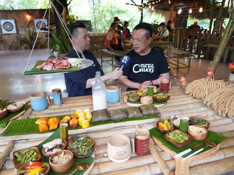 全台僅此一家！米其林級嘉義鄒族水上夢幻餐廳