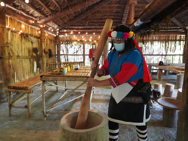 全台僅此一家！米其林級嘉義鄒族水上夢幻餐廳