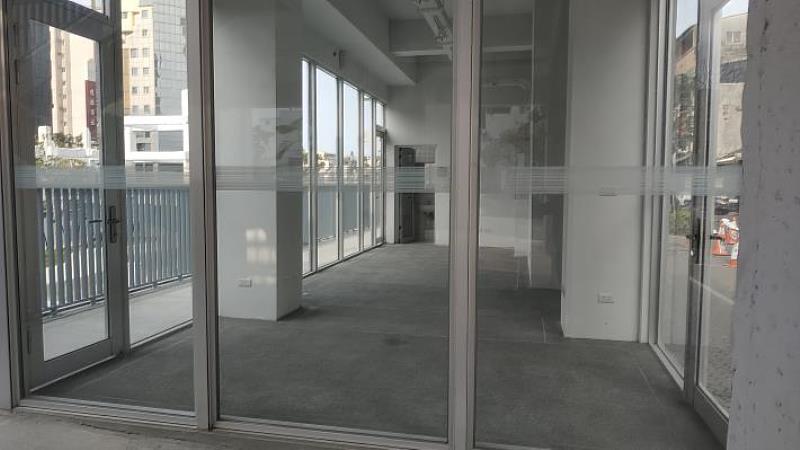 河樂廣場公告招商 地面層空間。