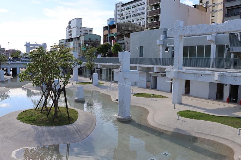 臺南市區最大親水廣場招商中。