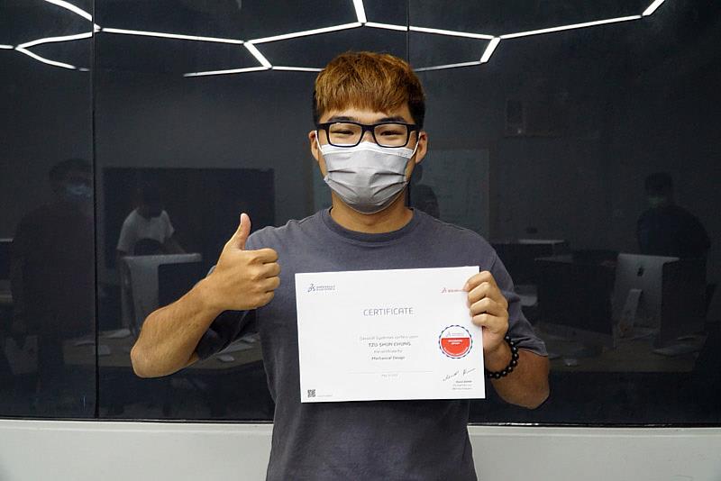 大葉大學機械系大三生曾浚瑋在CSWP證照考試獲得滿分