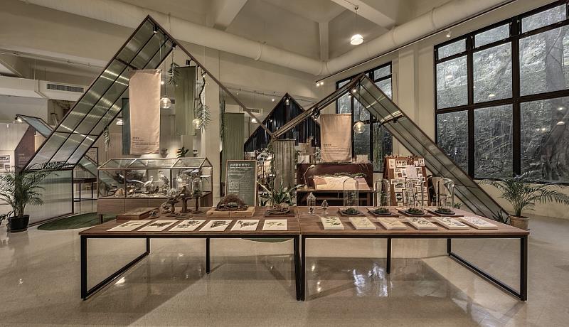 新北坪林茶業博物館曾榮獲2021金點設計獎的「茶山學」特展，由館員們「從零開始」策展，甚至自己動手設計展品