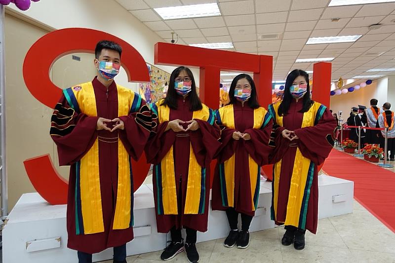 人類性學所博士生，左起阮黃國越、余沛玲、鍾芃甄、廖紀華