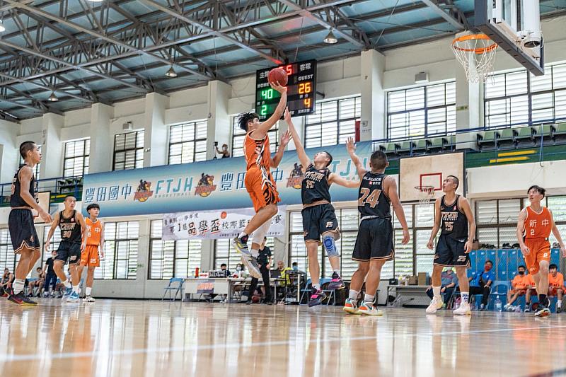 臺東「品學盃校際籃球對抗賽」冠軍戰登場 饒慶鈴：賽事中培養品格及凝聚團隊向心力
