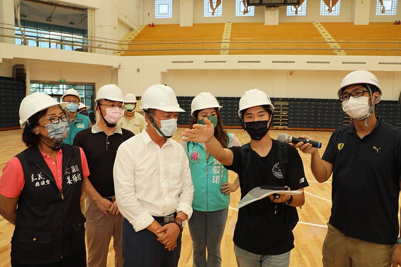 翁縣長視察嘉義縣立體育館修繕工程進度暨音響設備