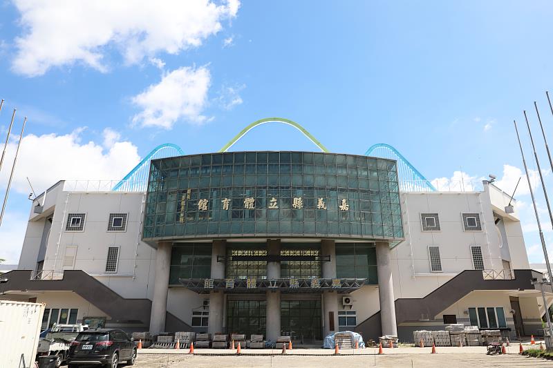 翁縣長視察嘉義縣立體育館修繕工程進度暨音響設備