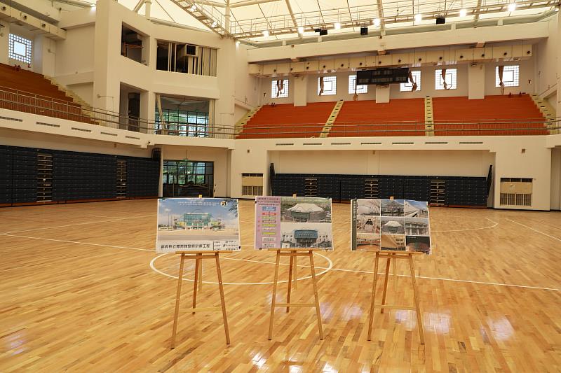 翁縣長視察嘉義縣立體育館修繕工程進度暨音響設備