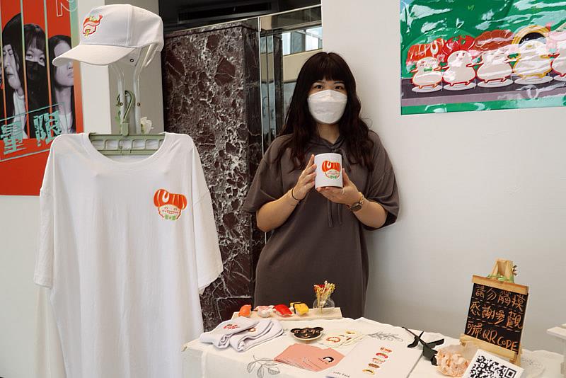 大葉大學視傳系張瑜芳喜歡握壽司，設計了「WOW壽司朋友」