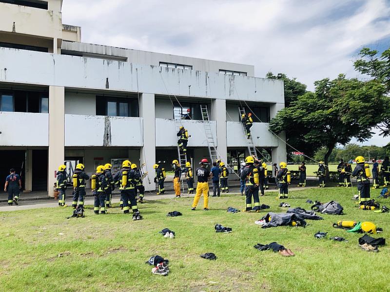 強化臺東義消火搶救災戰力！38位義消用汗水及淚水拼得火搶班證照
