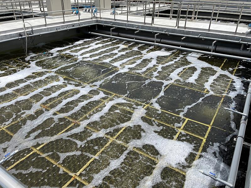 翁章梁視察布袋鹽管溝水質淨化場 預計11月試營運改善廢汙水問題