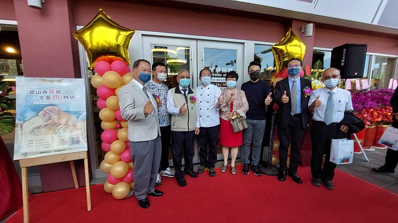 全臺第一間！崑山科大攜手「吳寶春烘焙學院」實體門市開幕